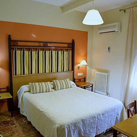 Hotel Mercedes Aranjuez Kültér fotó