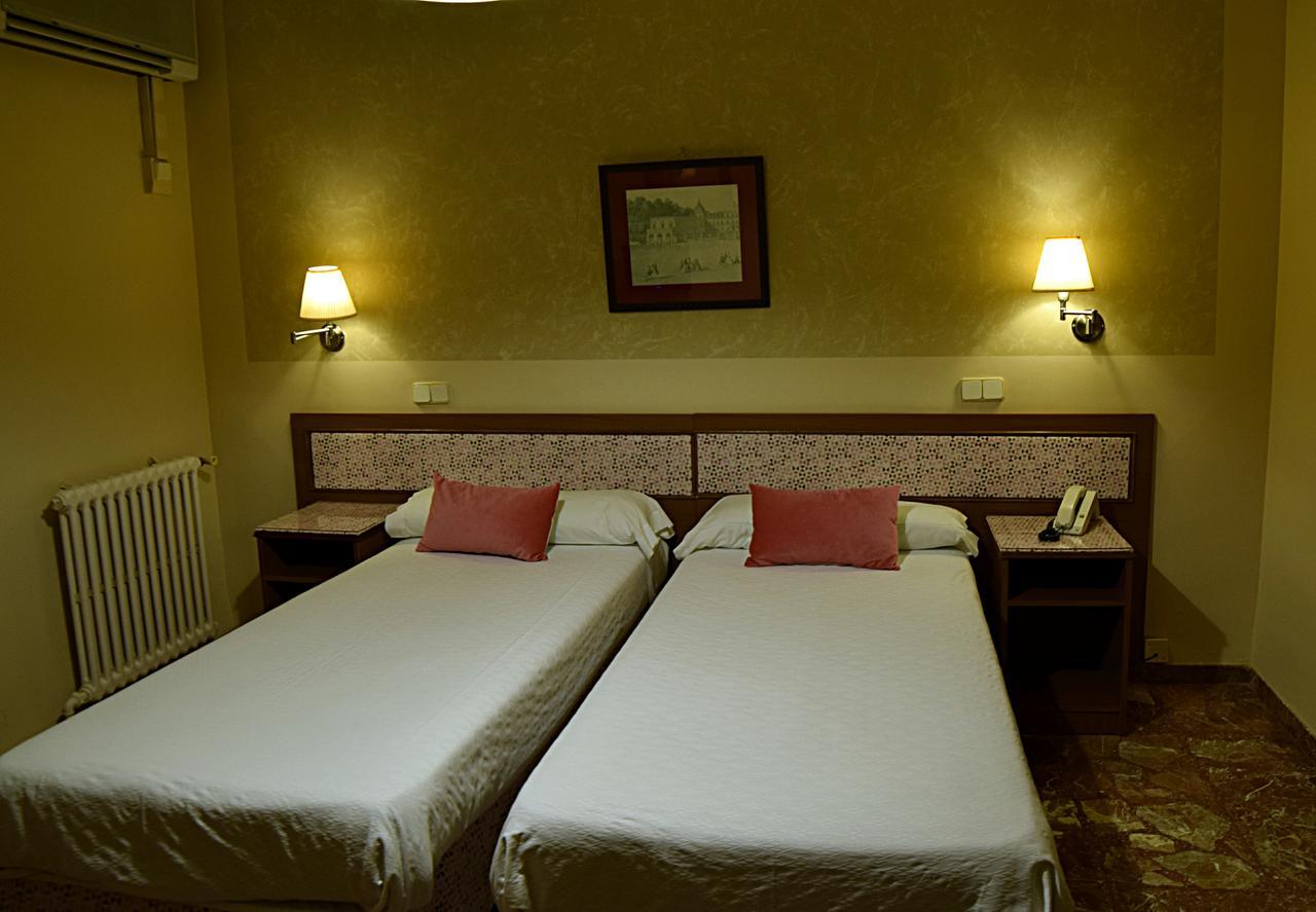 Hotel Mercedes Aranjuez Kültér fotó